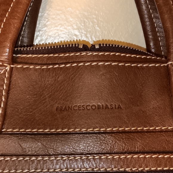 Brown Small Hand bag ! - Picture 2 of 9